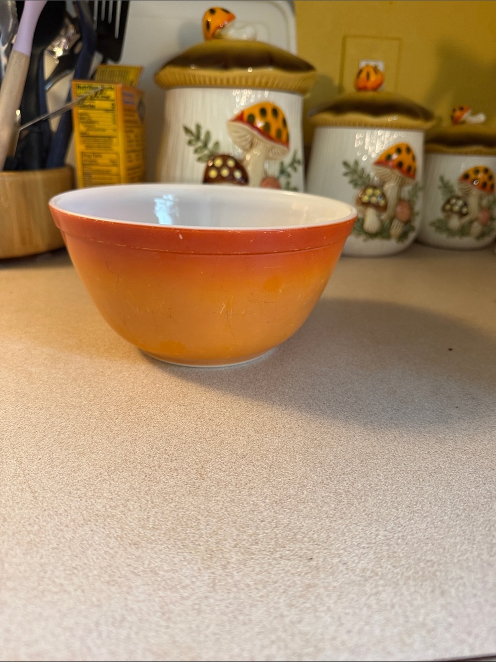 Pyrex White Interior with Orange Exterior Mixing Bowl 402 1.5qt